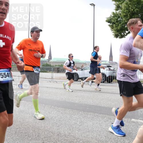 29.06.2025 - hella hamburg halbmarathon Lena Gebhardt http://msf.ph/oto/8385707 29.06.2025 10:40:30 Lombardsbrücke 15549, 646, 1018, 1037, 1075, 1291, 1323, 1691, 2019, 2042, 2109, 2173, 2206, 2254, 2299, 2515, 2572, 2762, 2763, 2866, 2888, 3121, 3237, 3293, 3295, 3306, 3432, 3515, 3607, 3808, 3810, 4044, 4173, 4271, 4411, 4471, 4612, 4756, 4906, 4972, 5059, 5113, 5263, 5351, 5352, 5702, 5877, 5975, 6076, 6097, 6163, 6229, 6278, 6280, 6289, 6363, 6463, 6548, 6673, 6750, 6866, 6876, 6890, 6920, 7108, 7174, 7675, 7850, 7956, 8053, 8054, 8307, 8378, 8391 meine-sportfotos.de
