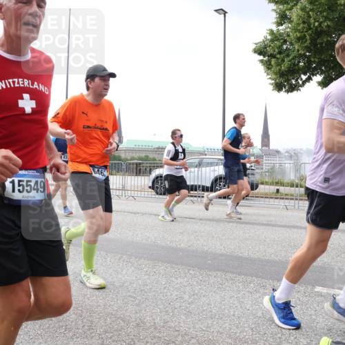 29.06.2025 - hella hamburg halbmarathon Lena Gebhardt http://msf.ph/oto/8385775 29.06.2025 10:40:30 Lombardsbrücke 15549, 83, 646, 1018, 1037, 1075, 1291, 1323, 1691, 2019, 2042, 2109, 2173, 2206, 2254, 2299, 2515, 2572, 2762, 2763, 2866, 2888, 3121, 3237, 3293, 3295, 3306, 3432, 3515, 3607, 3808, 3810, 4044, 4173, 4271, 4411, 4471, 4612, 4756, 4906, 4972, 5059, 5113, 5263, 5351, 5352, 5702, 5877, 5975, 6076, 6097, 6163, 6229, 6278, 6280, 6289, 6363, 6463, 6548, 6673, 6750, 6866, 6876, 6890, 6920, 7108, 7174, 7675, 7850, 7956, 8053, 8054, 8307, 8378, 8391 meine-sportfotos.de