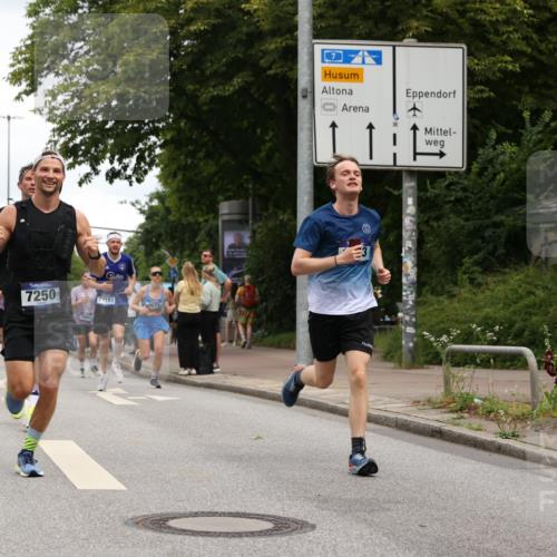 29.06.2025 - hella hamburg halbmarathon Yannick Fuchs http://msf.ph/oto/8385834 29.06.2025 10:55:18 20KM 1823, 2391, 2426, 2591, 2661, 4068, 5379, 5613, 5775, 5870, 6674, 6708, 7033, 7250, 7757, 8177, 8483, 8531, 9071, 9453, 9611, 9752, 9932, 9984, 10031, 10295, 10882, 11515, 12377, 12787, 12789, 12908, 13086, 13558, 15008, 16614, 17145, 17181, 17670, 17951, 18133 meine-sportfotos.de