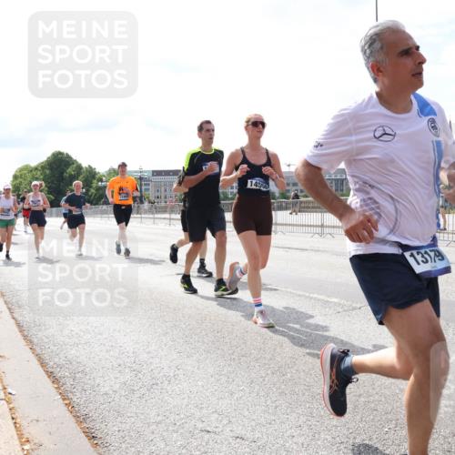 29.06.2025 - hella hamburg halbmarathon Lena Gebhardt http://msf.ph/oto/8385836 29.06.2025 10:15:49 Lombardsbrücke 14550, 13779, 1156, 1308, 1440, 1651, 2071, 2076, 2110, 2165, 2436, 2720, 2989, 3167, 3417, 4007, 4466, 4492, 4494, 4828, 5069, 5423, 5739, 6376, 6576, 7809, 7810, 7897, 7941, 7942, 8169, 8554, 8746, 8885, 9192, 9307, 9423, 9657, 9675, 9784, 10108, 10608, 10775, 10858, 11113, 11303, 11478, 11774, 11783, 11818, 12427, 12457, 12469, 12521, 13179, 13197, 13453, 13500, 13818, 13951, 14413, 14423, 14550, 14552, 15150, 15307, 15740 meine-sportfotos.de