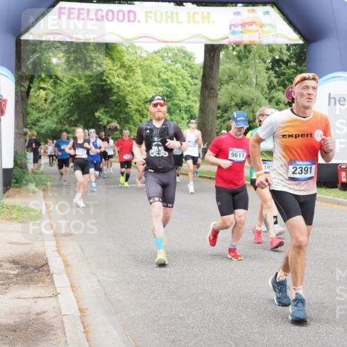29.06.2025 - hella hamburg halbmarathon MichiJ http://msf.ph/oto/8385863 29.06.2025 10:47:27 Zwischen KM18-KM19 1420, 2391, 2978, 4592, 5839, 6201, 7759, 8191, 8662, 9006, 9611, 10534, 11114, 12862, 14224, 15785, 17630, 18000, 18757, 19117, 19146, 19159, 19166 meine-sportfotos.de