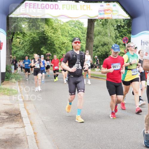 29.06.2025 - hella hamburg halbmarathon MichiJ http://msf.ph/oto/8385880 29.06.2025 10:47:28 Zwischen KM18-KM19 1420, 2391, 4592, 5839, 6201, 6487, 7759, 8191, 8662, 9006, 9611, 10534, 11114, 12862, 17630, 18000, 18757, 19117, 19146, 19159, 19166 meine-sportfotos.de