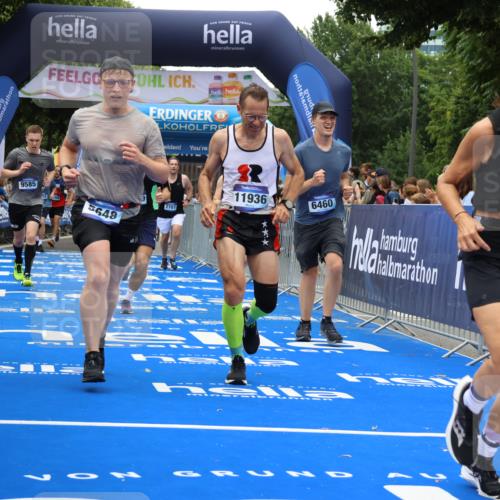 29.06.2025 - hella hamburg halbmarathon Strokosch-Dieckow http://msf.ph/oto/8385886 29.06.2025 10:46:02 Ziel 1759, 2189, 2707, 3087, 4277, 5648, 6460, 7961, 8269, 8577, 8871, 9585, 11125, 11936, 12084, 12269, 13630, 14462, 14804, 16136, 16466, 16475, 17008, 18081, 18702, 19116 meine-sportfotos.de