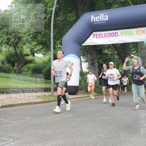 29.06.2025 - hella hamburg halbmarathon KatJ http://msf.ph/oto/8385887 29.06.2025 10:25:58 Zwischen KM18-KM19 6095 meine-sportfotos.de