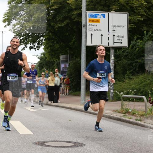 29.06.2025 - hella hamburg halbmarathon Yannick Fuchs http://msf.ph/oto/8385889 29.06.2025 10:55:18 20KM 1823, 2391, 2426, 2591, 2661, 4068, 5379, 5613, 5775, 5870, 6674, 6708, 7033, 7250, 7757, 8177, 8483, 8531, 9071, 9453, 9611, 9752, 9932, 9984, 10031, 10295, 10882, 11515, 12377, 12787, 12789, 12908, 13086, 13558, 15008, 16614, 17145, 17181, 17670, 17951, 18133 meine-sportfotos.de