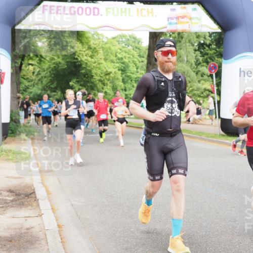 29.06.2025 - hella hamburg halbmarathon MichiJ http://msf.ph/oto/8385908 29.06.2025 10:47:28 Zwischen KM18-KM19 1420, 2391, 4592, 5839, 6201, 6487, 7759, 8191, 8662, 9006, 9611, 10534, 11114, 12862, 17630, 18000, 18757, 19117, 19146, 19159, 19166 meine-sportfotos.de