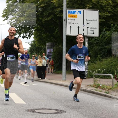 29.06.2025 - hella hamburg halbmarathon Yannick Fuchs http://msf.ph/oto/8385921 29.06.2025 10:55:18 20KM 1823, 2391, 2426, 2591, 2661, 4068, 5379, 5613, 5775, 5870, 6674, 6708, 7033, 7250, 7757, 8177, 8483, 8531, 9071, 9453, 9611, 9752, 9932, 9984, 10031, 10295, 10882, 11515, 12377, 12787, 12789, 12908, 13086, 13558, 15008, 16614, 17145, 17181, 17670, 17951, 18133 meine-sportfotos.de