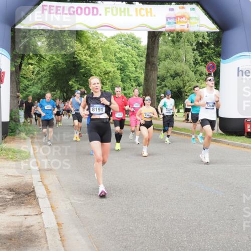 29.06.2025 - hella hamburg halbmarathon MichiJ http://msf.ph/oto/8385982 29.06.2025 10:47:29 Zwischen KM18-KM19 1364, 1420, 2391, 4592, 5839, 6201, 6487, 7759, 8191, 8662, 9006, 9611, 10534, 12862, 13459, 13488, 17630, 18000, 18757, 19117, 19146, 19166 meine-sportfotos.de