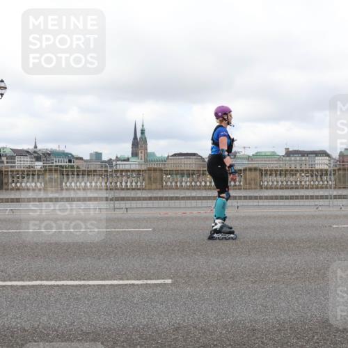 29.06.2025 - hella hamburg halbmarathon Lena Gebhardt http://msf.ph/oto/8386008 29.06.2025 09:17:35 Lombardsbrücke  meine-sportfotos.de