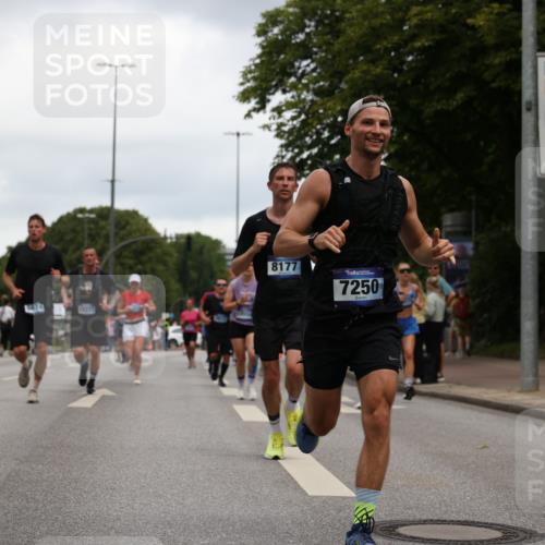 29.06.2025 - hella hamburg halbmarathon Yannick Fuchs http://msf.ph/oto/8386034 29.06.2025 10:55:19 20KM 1823, 2391, 2426, 2591, 4068, 5379, 5613, 5775, 5870, 6674, 6708, 7033, 7250, 7757, 8177, 8483, 8531, 9071, 9453, 9611, 9752, 9932, 9984, 10031, 10295, 10882, 11515, 12377, 12787, 12789, 12908, 13086, 13558, 15008, 16614, 17181, 17670, 17951, 18133 meine-sportfotos.de