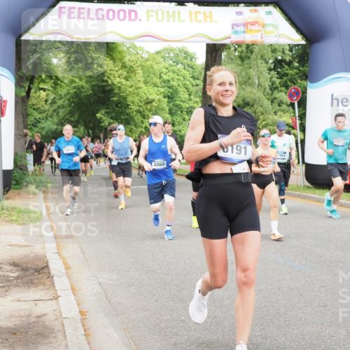 29.06.2025 - hella hamburg halbmarathon MichiJ http://msf.ph/oto/8386040 29.06.2025 10:47:30 Zwischen KM18-KM19 1364, 1420, 2391, 4592, 6487, 7759, 8191, 8662, 9006, 9611, 10534, 13459, 13488, 15673, 17630, 17951, 18000, 19117, 19146, 19166 meine-sportfotos.de