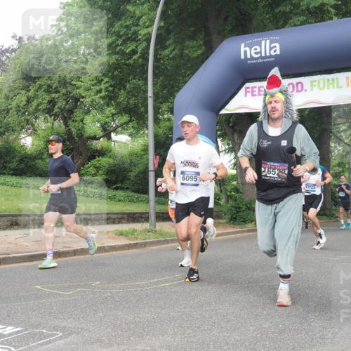 29.06.2025 - hella hamburg halbmarathon KatJ http://msf.ph/oto/8386062 29.06.2025 10:25:59 Zwischen KM18-KM19 6095 meine-sportfotos.de