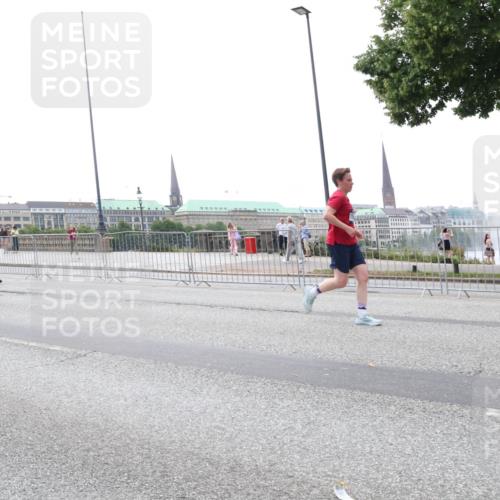 29.06.2025 - hella hamburg halbmarathon Lena Gebhardt http://msf.ph/oto/8386152 29.06.2025 10:49:45 Lombardsbrücke 16953, 1040, 1041, 1487, 1511, 1525, 1625, 1805, 1888, 2067, 2212, 2466, 2527, 2668, 2862, 2997, 3183, 3232, 3383, 3943, 4589, 4769, 4809, 4870, 5076, 5106, 5463, 5552, 5694, 5749, 5751, 6191, 6694, 6989, 7301, 7305, 7339, 7366, 7650, 7679, 8065, 9015, 9162, 9261, 10130, 10333, 10403, 10683, 10704, 11030, 11558, 11631, 12124, 12388, 13309, 13764, 14545, 14692, 15626 meine-sportfotos.de