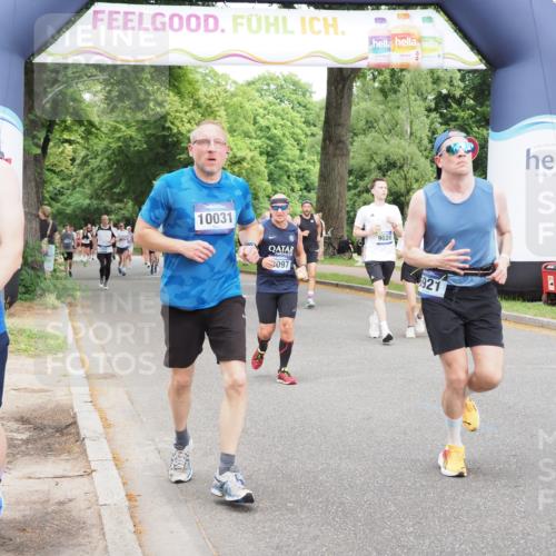 29.06.2025 - hella hamburg halbmarathon MichiJ http://msf.ph/oto/8386234 29.06.2025 10:47:34 Zwischen KM18-KM19 1364, 1653, 2391, 3097, 4068, 4592, 6487, 6921, 7033, 7759, 8191, 9020, 9021, 9611, 10031, 10036, 10534, 10943, 13459, 13488, 15673, 17951, 19117 meine-sportfotos.de