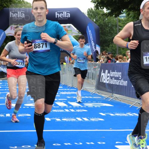 29.06.2025 - hella hamburg halbmarathon Strokosch-Dieckow http://msf.ph/oto/8386264 29.06.2025 10:45:56 Ziel 2189, 3477, 4277, 5648, 6460, 6532, 8269, 8577, 8871, 10792, 11821, 11936, 12084, 12269, 14462, 14804, 14911, 15149, 16624, 17008, 18081, 18185, 19116 meine-sportfotos.de