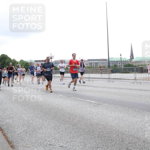 29.06.2025 - hella hamburg halbmarathon Lena Gebhardt http://msf.ph/oto/8386287 29.06.2025 10:49:45 Lombardsbrücke 3943, 16953, 1040, 1041, 1487, 1511, 1525, 1625, 1805, 1888, 2067, 2212, 2466, 2527, 2668, 2862, 2997, 3183, 3232, 3383, 3943, 4589, 4769, 4809, 4870, 5076, 5106, 5463, 5552, 5694, 5749, 5751, 6191, 6694, 6989, 7301, 7305, 7339, 7366, 7650, 7679, 8065, 9015, 9162, 9261, 10130, 10333, 10403, 10683, 10704, 11030, 11558, 11631, 12124, 12388, 13309, 13764, 14545, 14692, 15626 meine-sportfotos.de