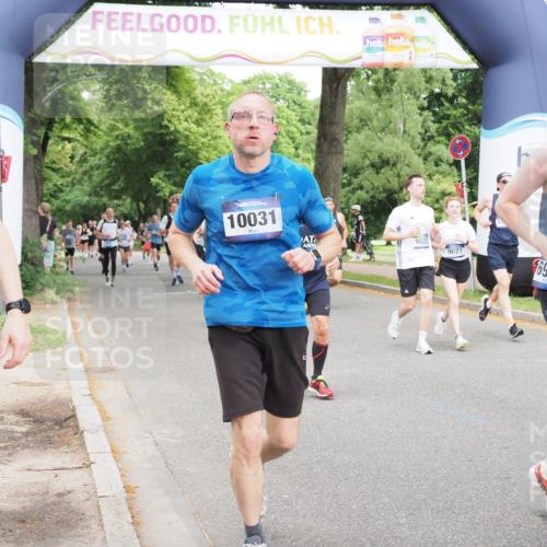 29.06.2025 - hella hamburg halbmarathon MichiJ http://msf.ph/oto/8386288 29.06.2025 10:47:34 Zwischen KM18-KM19 1364, 1653, 2391, 3097, 4068, 4592, 6487, 6921, 7033, 7759, 8191, 9020, 9021, 9611, 10031, 10036, 10534, 10943, 13459, 13488, 15673, 17951, 19117 meine-sportfotos.de