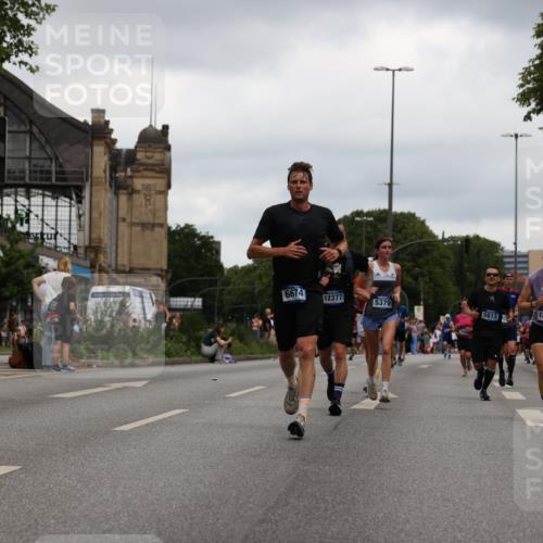 29.06.2025 - hella hamburg halbmarathon Yannick Fuchs http://msf.ph/oto/8386316 29.06.2025 10:55:20 20KM 1823, 2391, 2426, 2591, 4068, 5379, 5613, 5775, 5870, 6674, 7033, 7250, 7757, 8177, 8483, 8531, 9071, 9453, 9611, 9752, 9932, 9984, 10031, 10295, 10882, 11515, 12377, 12787, 12789, 12908, 13064, 13086, 13558, 14628, 15008, 16614, 17181, 17670, 18133 meine-sportfotos.de