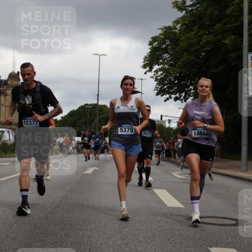 29.06.2025 - hella hamburg halbmarathon Yannick Fuchs http://msf.ph/oto/8386444 29.06.2025 10:55:23 20KM 1823, 2086, 2391, 2426, 2591, 4068, 5379, 5613, 5870, 6391, 6674, 7033, 7250, 7757, 8177, 8483, 8531, 8590, 9071, 9453, 9611, 9752, 9932, 10031, 10295, 10882, 11465, 11515, 12377, 12787, 12789, 12908, 13064, 13086, 13491, 13558, 14628, 15008, 16614, 17181, 17670 meine-sportfotos.de