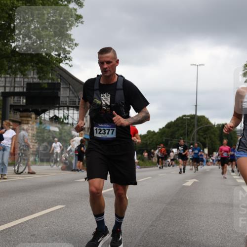 29.06.2025 - hella hamburg halbmarathon Yannick Fuchs http://msf.ph/oto/8386540 29.06.2025 10:55:23 20KM 1823, 2086, 2391, 2426, 2591, 4068, 5379, 5613, 5870, 6391, 6674, 7033, 7250, 7757, 8177, 8483, 8531, 8590, 9071, 9453, 9611, 9752, 9932, 10031, 10295, 10882, 11465, 11515, 12377, 12787, 12789, 12908, 13064, 13086, 13491, 13558, 14628, 15008, 16614, 17181, 17670 meine-sportfotos.de