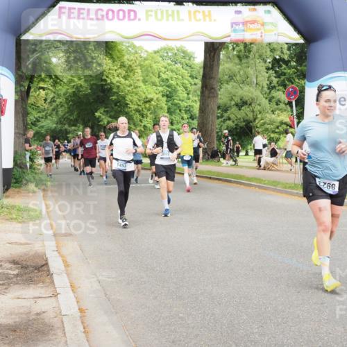 29.06.2025 - hella hamburg halbmarathon MichiJ http://msf.ph/oto/8386547 29.06.2025 10:47:39 Zwischen KM18-KM19 1006, 1453, 1653, 2011, 2086, 3097, 4068, 6921, 7033, 8923, 9020, 9021, 10031, 10036, 10943, 15525, 16439, 17860 meine-sportfotos.de