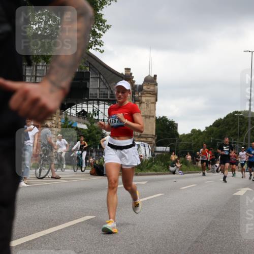 29.06.2025 - hella hamburg halbmarathon Yannick Fuchs http://msf.ph/oto/8386593 29.06.2025 10:55:24 20KM 1823, 2086, 2391, 2426, 2591, 3400, 4068, 5379, 5613, 5870, 6391, 6674, 7033, 7250, 7757, 8177, 8483, 8531, 8590, 9071, 9453, 9611, 9752, 9932, 10031, 10295, 10882, 11465, 11515, 12377, 12787, 12789, 12908, 13064, 13086, 13491, 13558, 14628, 15008, 16128, 16145, 16614, 17181, 17670 meine-sportfotos.de