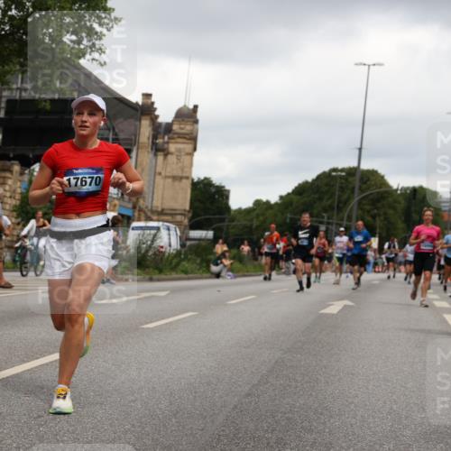 29.06.2025 - hella hamburg halbmarathon Yannick Fuchs http://msf.ph/oto/8386617 29.06.2025 10:55:25 20KM 1823, 2086, 2391, 2426, 2591, 3400, 4068, 5379, 5613, 5870, 6391, 6674, 7033, 7250, 7757, 8177, 8483, 8531, 8590, 9071, 9453, 9752, 9932, 10031, 10295, 10882, 11465, 11515, 12377, 12787, 13064, 13086, 13491, 13558, 14628, 15008, 15733, 16128, 16145, 16614, 17181, 17670 meine-sportfotos.de