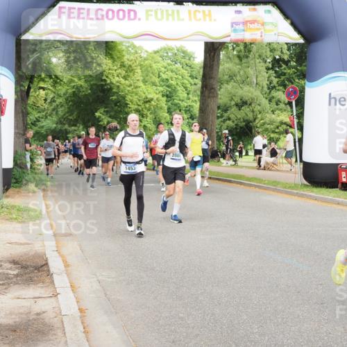 29.06.2025 - hella hamburg halbmarathon MichiJ http://msf.ph/oto/8386625 29.06.2025 10:47:39 Zwischen KM18-KM19 1006, 1453, 1653, 2011, 2086, 3097, 4068, 6921, 7033, 8923, 9020, 9021, 10031, 10036, 10943, 15525, 16439, 17860 meine-sportfotos.de
