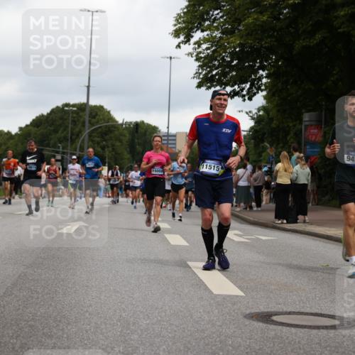 29.06.2025 - hella hamburg halbmarathon Yannick Fuchs http://msf.ph/oto/8386626 29.06.2025 10:55:25 20KM 1823, 2086, 2391, 2426, 2591, 3400, 4068, 5379, 5613, 5870, 6391, 6674, 7033, 7250, 7757, 8177, 8483, 8531, 8590, 9071, 9453, 9752, 9932, 10031, 10295, 10882, 11465, 11515, 12377, 12787, 13064, 13086, 13491, 13558, 14628, 15008, 15733, 16128, 16145, 16614, 17181, 17670 meine-sportfotos.de