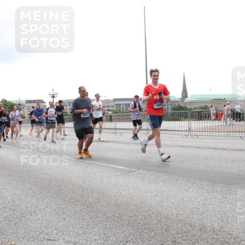 29.06.2025 - hella hamburg halbmarathon Lena Gebhardt http://msf.ph/oto/8386629 29.06.2025 10:49:46 Lombardsbrücke 6694, 1927, 3943, 16953, 1040, 1041, 1487, 1511, 1525, 1625, 1805, 1888, 2067, 2212, 2466, 2527, 2668, 2862, 2997, 3183, 3383, 3943, 4589, 4769, 4809, 4870, 5076, 5106, 5552, 5694, 5749, 5751, 6191, 6694, 6989, 7301, 7305, 7339, 7366, 7650, 7679, 8065, 9015, 9162, 9261, 10333, 10403, 10683, 10704, 11030, 11558, 11631, 11760, 12124, 12388, 13309, 13744, 13764, 14505, 14545, 14692, 15626 meine-sportfotos.de