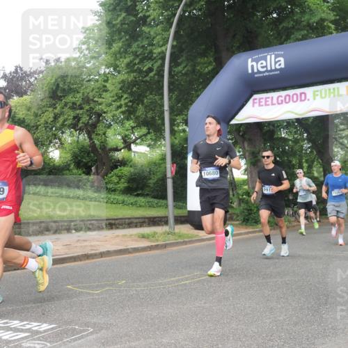 29.06.2025 - hella hamburg halbmarathon KatJ http://msf.ph/oto/8386646 29.06.2025 10:26:04 Zwischen KM18-KM19 2404, 6095, 6529, 7310 meine-sportfotos.de
