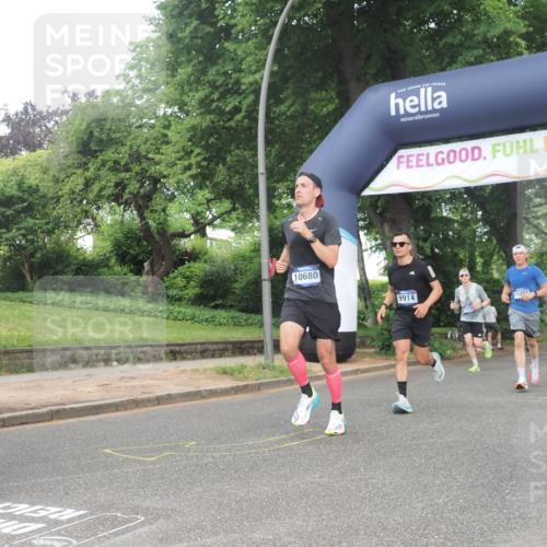 29.06.2025 - hella hamburg halbmarathon KatJ http://msf.ph/oto/8386668 29.06.2025 10:26:04 Zwischen KM18-KM19 2404, 6095, 6529, 7310 meine-sportfotos.de