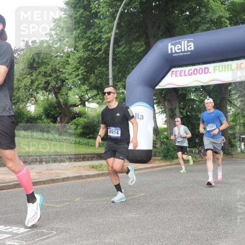 29.06.2025 - hella hamburg halbmarathon KatJ http://msf.ph/oto/8386826 29.06.2025 10:26:05 Zwischen KM18-KM19 2404, 6095, 6529, 7310 meine-sportfotos.de