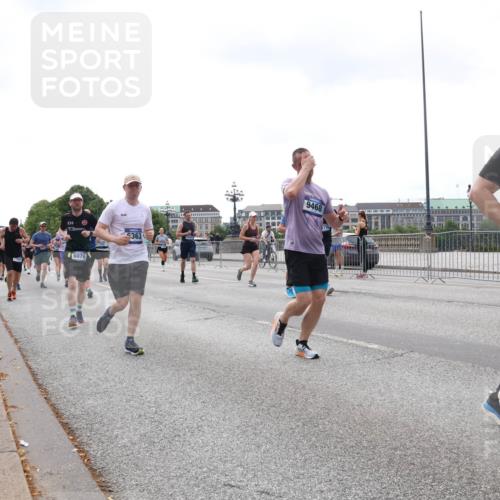 29.06.2025 - hella hamburg halbmarathon Lena Gebhardt http://msf.ph/oto/8386898 29.06.2025 10:40:32 Lombardsbrücke 5363, 6076, 9468, 11973, 1018, 1037, 1075, 1291, 1323, 1691, 2019, 2042, 2109, 2173, 2206, 2254, 2299, 2515, 2572, 2762, 2763, 2866, 3121, 3237, 3293, 3295, 3306, 3432, 3515, 3607, 3694, 3808, 3810, 4044, 4173, 4271, 4411, 4471, 4612, 4756, 4906, 4972, 5059, 5113, 5263, 5351, 5352, 5702, 5975, 6076, 6097, 6163, 6229, 6278, 6280, 6289, 6363, 6463, 6548, 6673, 6750, 6866, 6876, 6890, 6920, 7108, 7174, 7293, 7675, 7850, 7956, 8053, 8054, 8307, 8378, 8391 meine-sportfotos.de