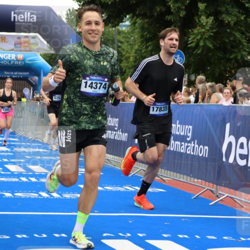 29.06.2025 - hella hamburg halbmarathon Strokosch-Dieckow http://msf.ph/oto/8386923 29.06.2025 10:45:46 Ziel 3477, 4345, 4854, 5047, 6071, 6290, 6711, 7385, 10792, 11821, 13975, 14374, 14911, 16617, 16624, 17332, 17835, 18185 meine-sportfotos.de