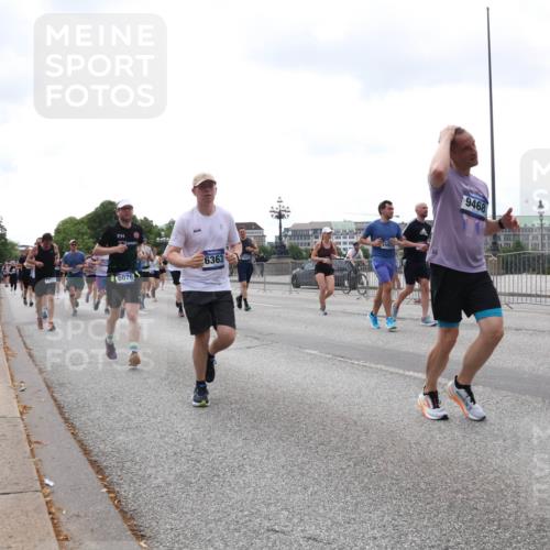 29.06.2025 - hella hamburg halbmarathon Lena Gebhardt http://msf.ph/oto/8387092 29.06.2025 10:40:33 Lombardsbrücke 6076, 6363, 15927, 9468, 1018, 1037, 1075, 1291, 1323, 1691, 2019, 2042, 2109, 2173, 2206, 2254, 2299, 2515, 2572, 2762, 2763, 2866, 3121, 3237, 3293, 3295, 3306, 3432, 3515, 3607, 3694, 3808, 3810, 4044, 4173, 4271, 4411, 4471, 4612, 4756, 4906, 4972, 5059, 5113, 5263, 5351, 5352, 5702, 5975, 6076, 6097, 6163, 6229, 6278, 6280, 6289, 6363, 6463, 6548, 6673, 6866, 6876, 6890, 6920, 7108, 7174, 7293, 7675, 7850, 7956, 8053, 8054, 8307, 8378, 8391 meine-sportfotos.de