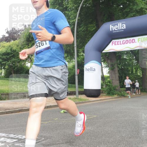 29.06.2025 - hella hamburg halbmarathon KatJ http://msf.ph/oto/8387123 29.06.2025 10:26:06 Zwischen KM18-KM19 2404, 6529, 7310 meine-sportfotos.de