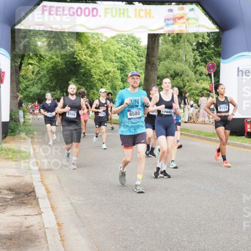 29.06.2025 - hella hamburg halbmarathon MichiJ http://msf.ph/oto/8387202 29.06.2025 10:47:53 Zwischen KM18-KM19 3740, 5708, 6580, 7006, 8154, 8421, 8422, 8483, 9752, 9932, 10797, 11465, 11515, 11702, 13516, 14605, 16614, 17045 meine-sportfotos.de