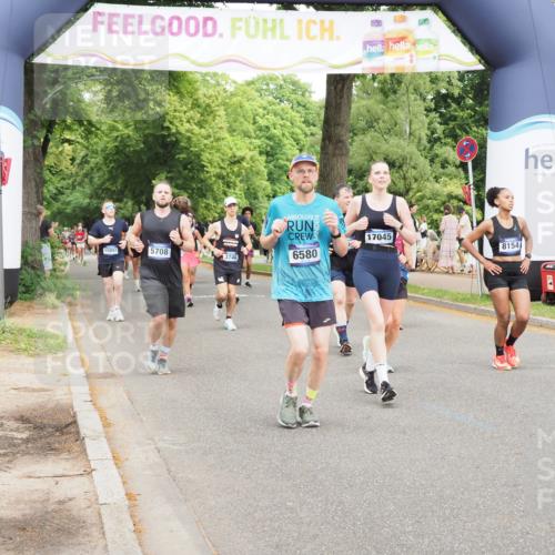 29.06.2025 - hella hamburg halbmarathon MichiJ http://msf.ph/oto/8387214 29.06.2025 10:47:53 Zwischen KM18-KM19 3740, 5708, 6580, 7006, 8154, 8421, 8422, 8483, 9752, 9932, 10797, 11465, 11515, 11702, 13516, 14605, 16614, 17045 meine-sportfotos.de