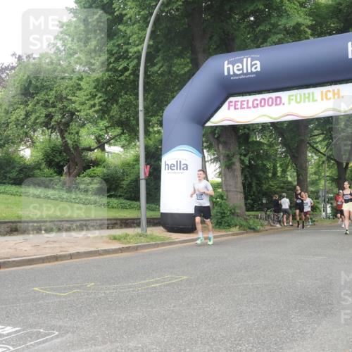 29.06.2025 - hella hamburg halbmarathon KatJ http://msf.ph/oto/8387221 29.06.2025 10:26:08 Zwischen KM18-KM19 2404, 6047, 6529, 7310 meine-sportfotos.de