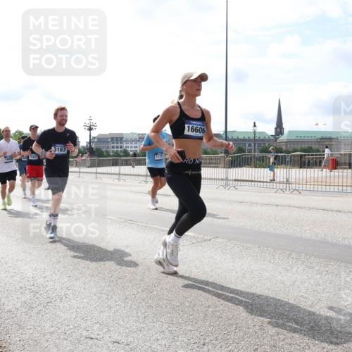 29.06.2025 - hella hamburg halbmarathon Lena Gebhardt http://msf.ph/oto/8387230 29.06.2025 10:15:54 Lombardsbrücke 16348, 16020, 16606, 888, 12427, 3167, 11774, 1156, 1308, 1440, 1651, 2071, 2076, 2110, 2165, 2436, 2803, 2989, 3167, 3417, 4007, 4466, 4492, 4494, 4828, 5046, 5069, 5423, 5739, 6376, 6576, 7897, 7941, 7942, 8169, 8274, 8554, 8746, 8885, 9192, 9601, 9657, 9675, 9784, 9802, 10107, 10108, 10292, 10608, 10775, 10844, 10990, 11113, 11303, 11478, 11774, 11783, 11818, 12427, 12457, 12469, 12521, 13179, 13197, 13818, 13951, 14413, 14423, 14550, 14552, 15307 meine-sportfotos.de