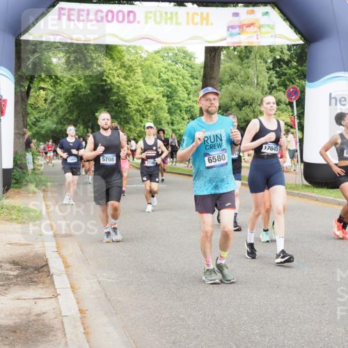 29.06.2025 - hella hamburg halbmarathon MichiJ http://msf.ph/oto/8387255 29.06.2025 10:47:53 Zwischen KM18-KM19 3740, 5708, 6580, 7006, 8154, 8421, 8422, 8483, 9752, 9932, 10797, 11465, 11515, 11702, 13516, 14605, 16614, 17045 meine-sportfotos.de