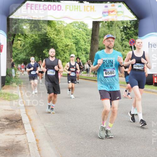 29.06.2025 - hella hamburg halbmarathon MichiJ http://msf.ph/oto/8387278 29.06.2025 10:47:54 Zwischen KM18-KM19 3740, 5602, 5603, 5708, 6580, 7006, 7757, 8154, 8421, 8422, 9752, 9932, 10797, 11465, 11515, 13516, 14605, 16614, 17045 meine-sportfotos.de