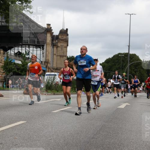 29.06.2025 - hella hamburg halbmarathon Yannick Fuchs http://msf.ph/oto/8387283 29.06.2025 10:55:32 20KM 2086, 2391, 2591, 3400, 4068, 5613, 5839, 5870, 6391, 7033, 7049, 7757, 8364, 8531, 8590, 9071, 9453, 9752, 9932, 10031, 10177, 10746, 10882, 11465, 11515, 12125, 12377, 12787, 13064, 13086, 13491, 13558, 13699, 14605, 14628, 15008, 15520, 15733, 16128, 16145, 16614, 17670 meine-sportfotos.de