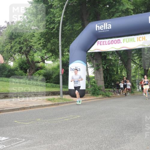 29.06.2025 - hella hamburg halbmarathon KatJ http://msf.ph/oto/8387325 29.06.2025 10:26:08 Zwischen KM18-KM19 2404, 6047, 6529, 7310 meine-sportfotos.de