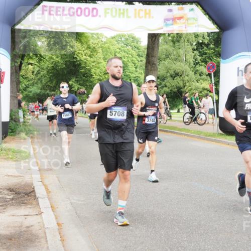 29.06.2025 - hella hamburg halbmarathon MichiJ http://msf.ph/oto/8387358 29.06.2025 10:47:55 Zwischen KM18-KM19 3740, 5602, 5603, 5708, 6580, 7006, 7757, 8154, 8421, 8422, 9932, 10797, 11465, 11515, 13516, 14605, 15897, 16614, 17045 meine-sportfotos.de