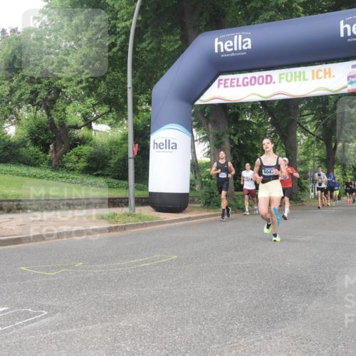 29.06.2025 - hella hamburg halbmarathon KatJ http://msf.ph/oto/8387359 29.06.2025 10:26:10 Zwischen KM18-KM19 2404, 6047, 6123, 7310 meine-sportfotos.de