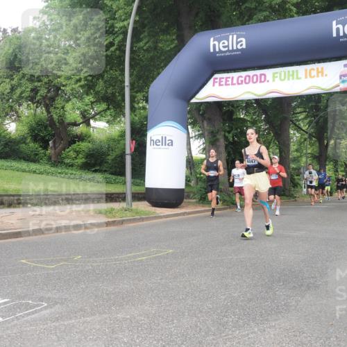 29.06.2025 - hella hamburg halbmarathon KatJ http://msf.ph/oto/8387389 29.06.2025 10:26:10 Zwischen KM18-KM19 2404, 6047, 6123, 7310 meine-sportfotos.de