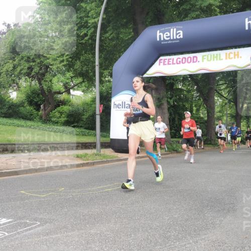 29.06.2025 - hella hamburg halbmarathon KatJ http://msf.ph/oto/8387540 29.06.2025 10:26:11 Zwischen KM18-KM19 6047, 6123, 7310 meine-sportfotos.de