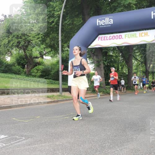 29.06.2025 - hella hamburg halbmarathon KatJ http://msf.ph/oto/8387573 29.06.2025 10:26:11 Zwischen KM18-KM19 6047, 6123, 7310 meine-sportfotos.de